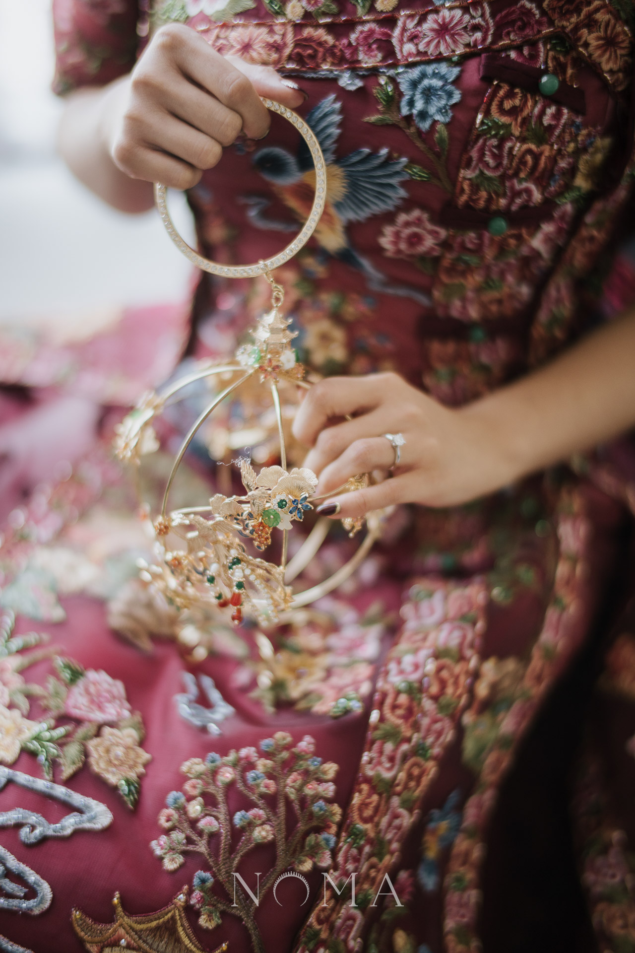 CHN-202400027-Phoenix-Cloud-Ginkgo-Carriage-Handpiece-Gold