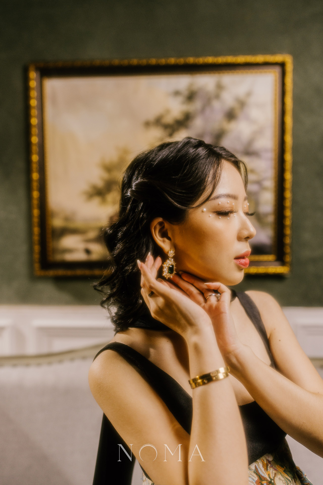 DJW-202200031-Large-Vintage-Elongated-Cushion-Earrings-18k-Yellow-Gold-Emerald