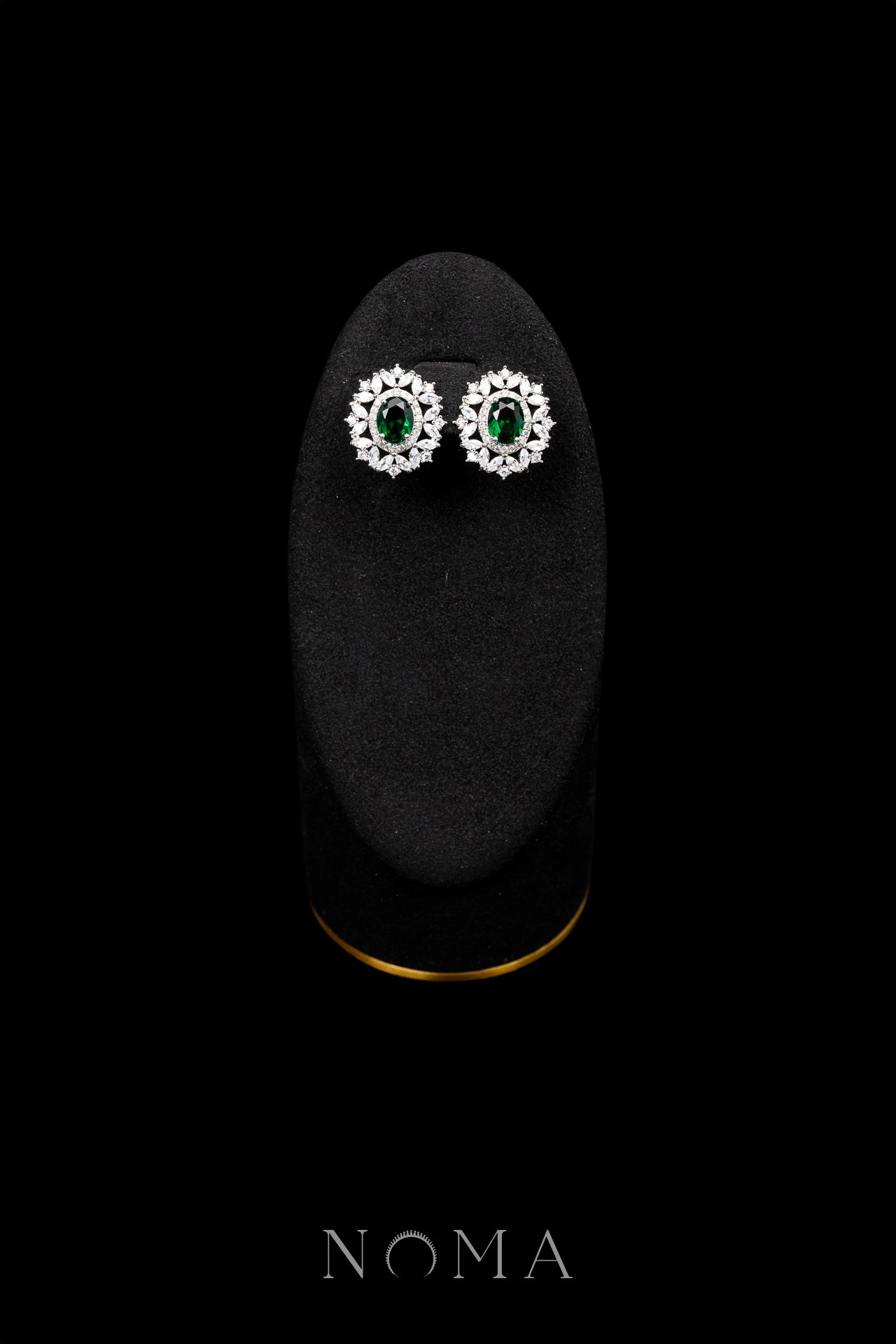 Oval Deco Arrangement Earrings - Rhodium White Gold, Emerald