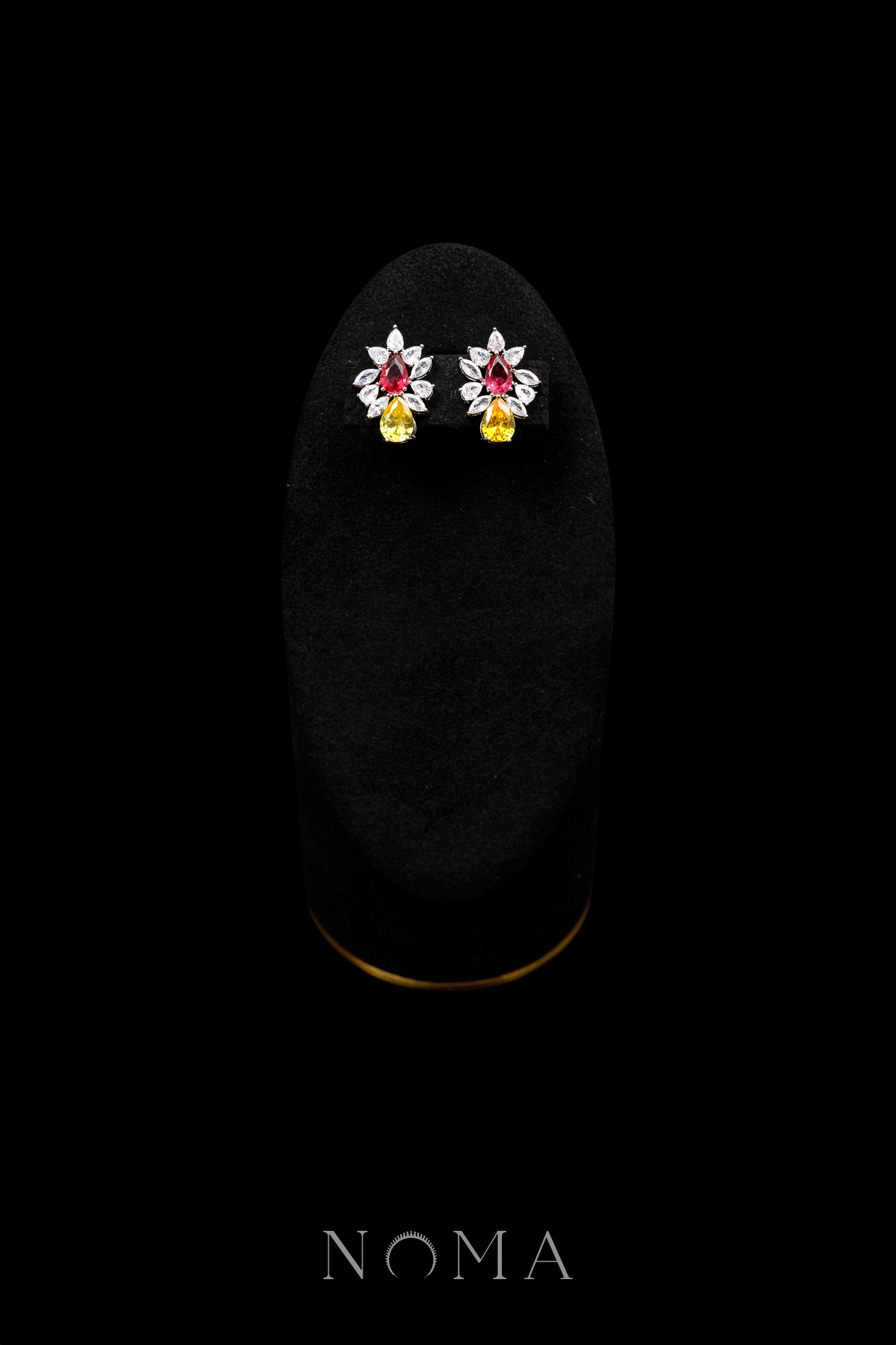 DJW-202400111-Pear-Art-Earrings-Rhodium-White-Gold-Yellow-Diamond