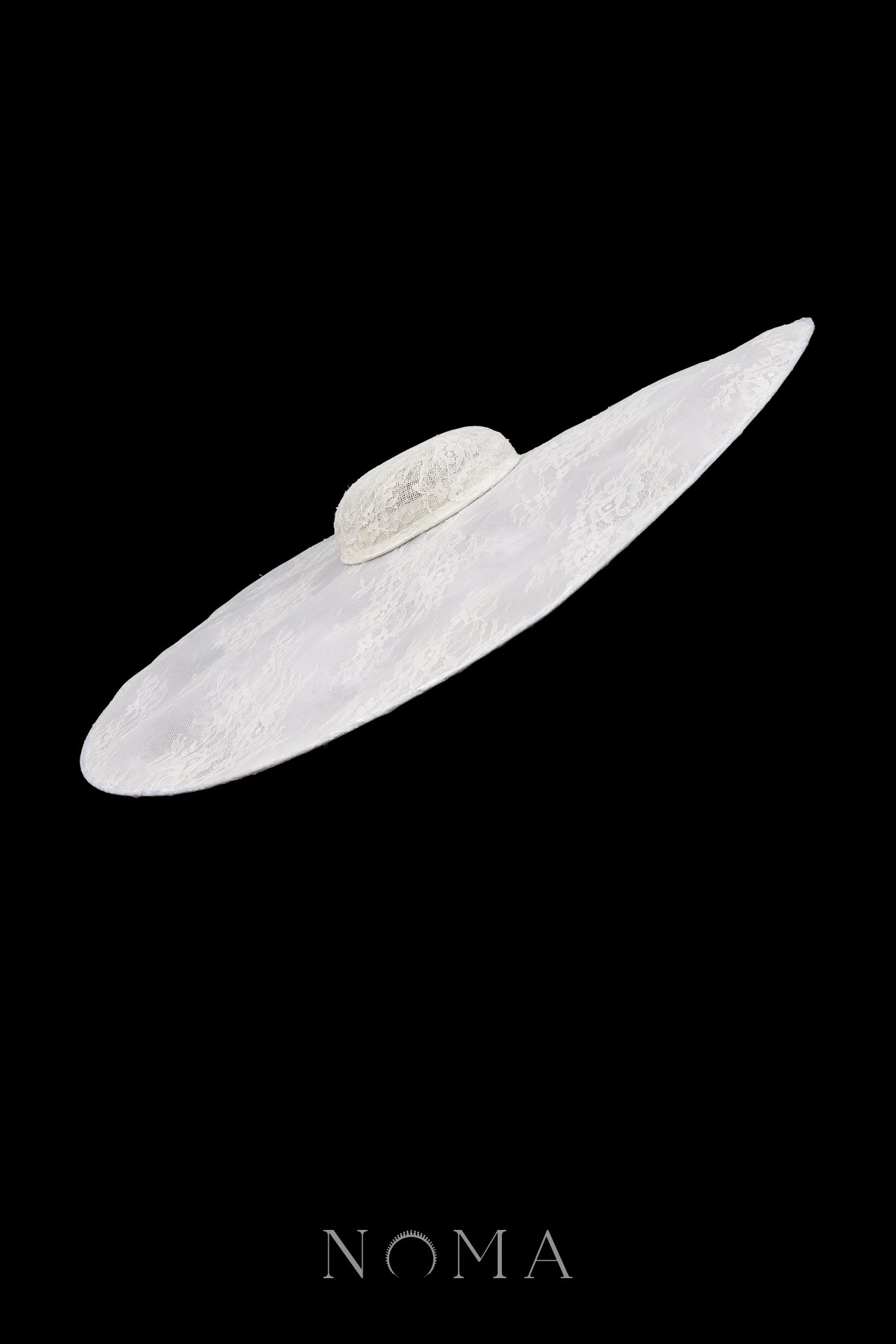 White Chantily Wide Meter Hat - White