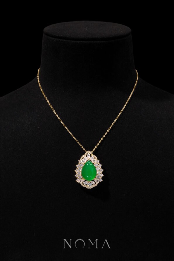 JJW-202300055-Superior-Teardrop-Jade-Halo-Art-Pendant-18k-Yellow-Gold-Jade