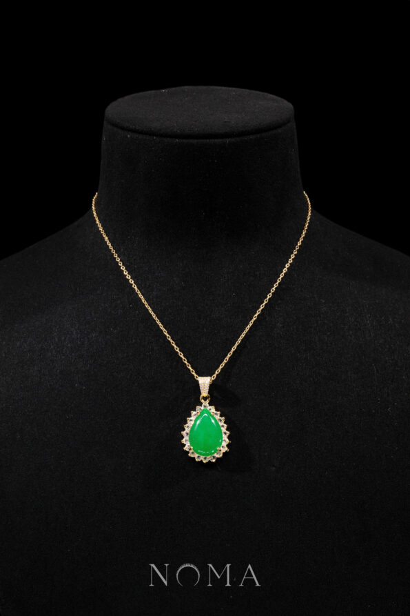 JJW-202300057-Superior-Simple-Teardrop-Jade-Halo-Pendant-18k-Yellow-Gold-Jade