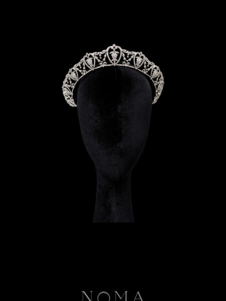 Curved Vinery Crown - Rhodium White Gold