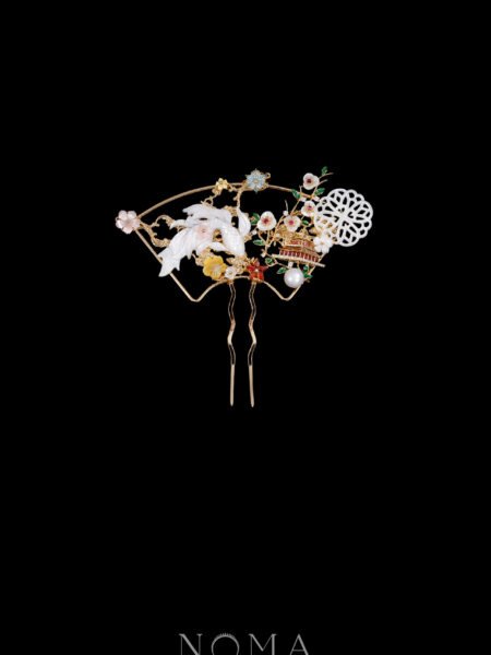 Carved Shell Scenery Middle Hairpin - Gold