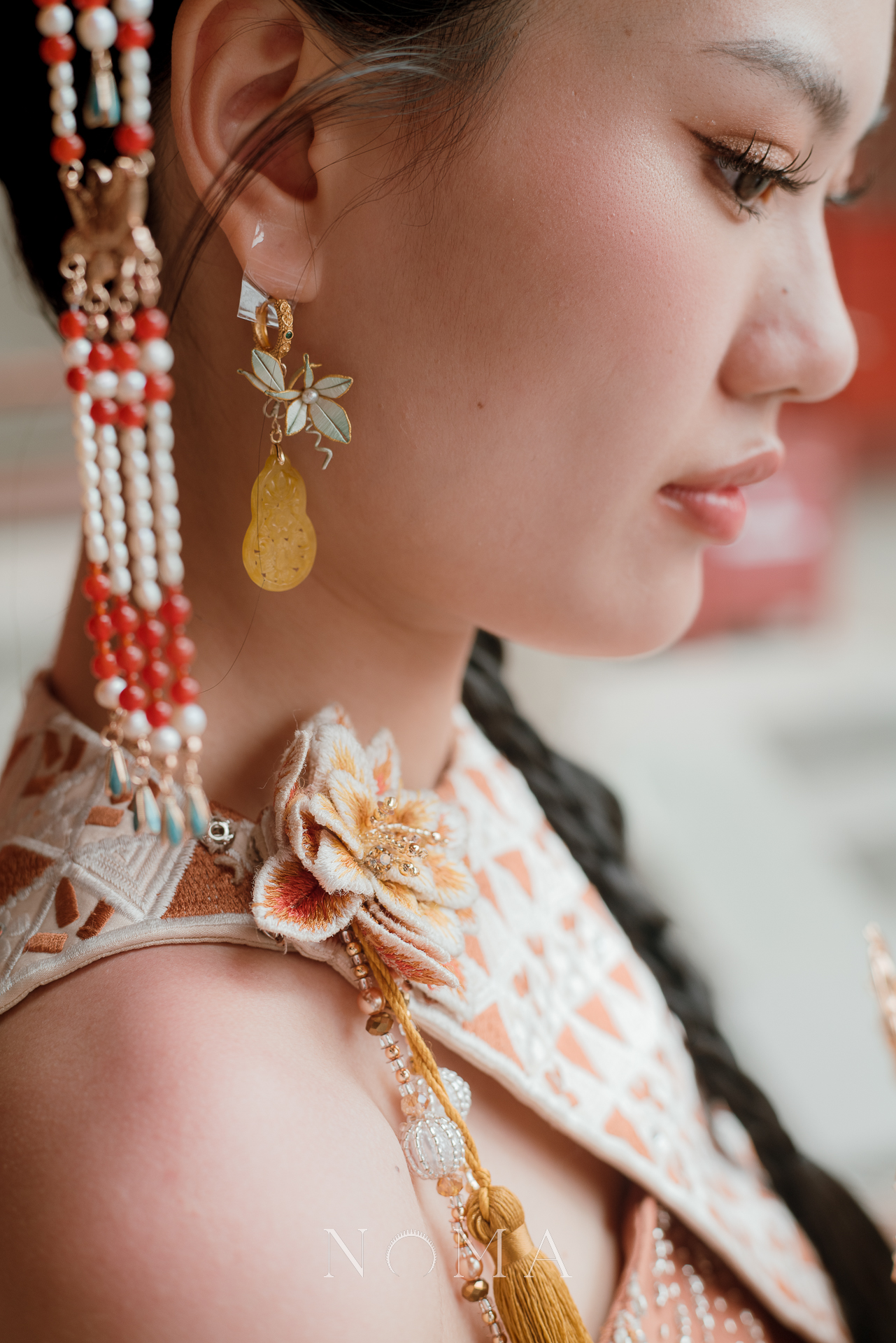 ET Carved Unique Gourd Jade Wave Earrings - Doff Gold, Yellow Jade