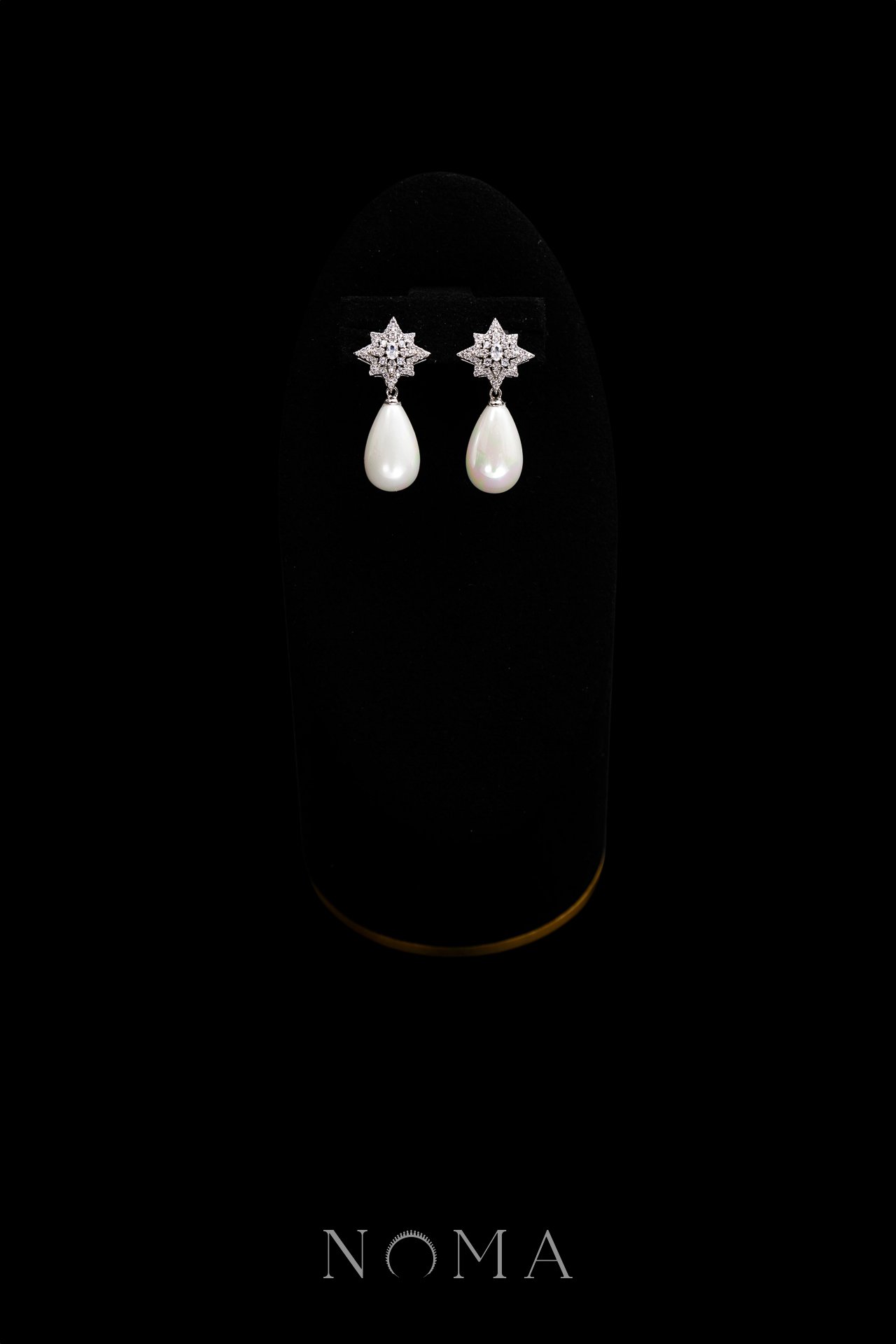 Bombastic Teardrop Pearl Earrings - Rhodium White Gold, White Pearl
