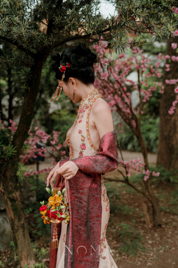 FLR-202500008-VA-Silken-Palace-Scenery-Wooden-Hairpin-Gold-Red-2