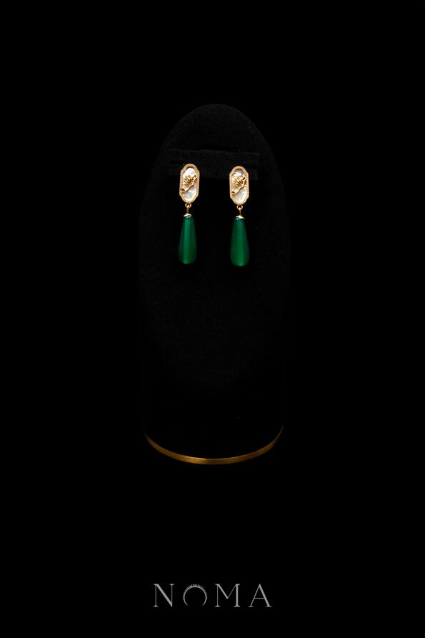 JJW-202400027-Shell-Scenery-Pear-Jade-Earrings-18k-Yellow-Gold-Jade
