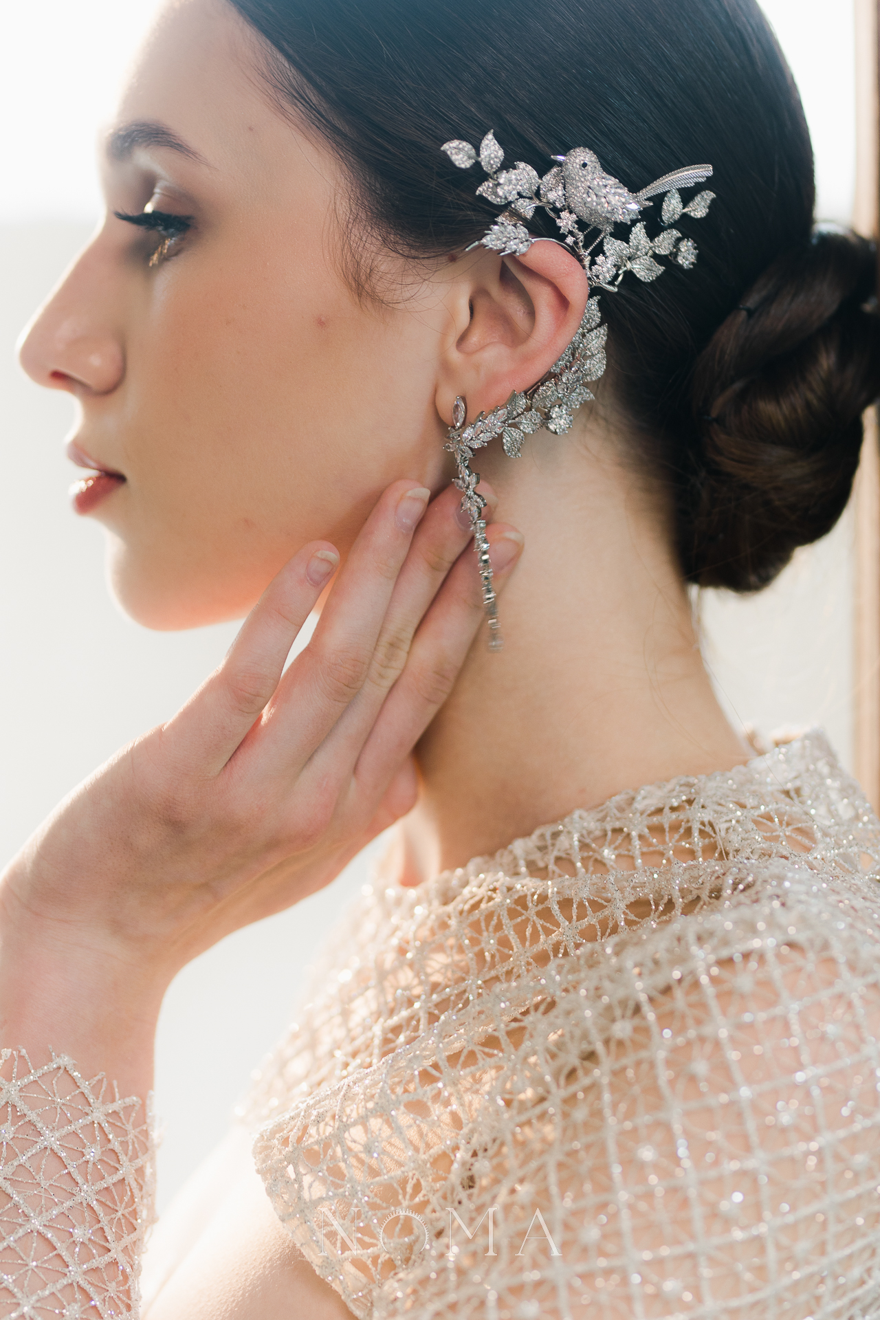 ACC-202300017-Bird-Chirping-in-the-Garden-Earpiece-White-Gold-Left