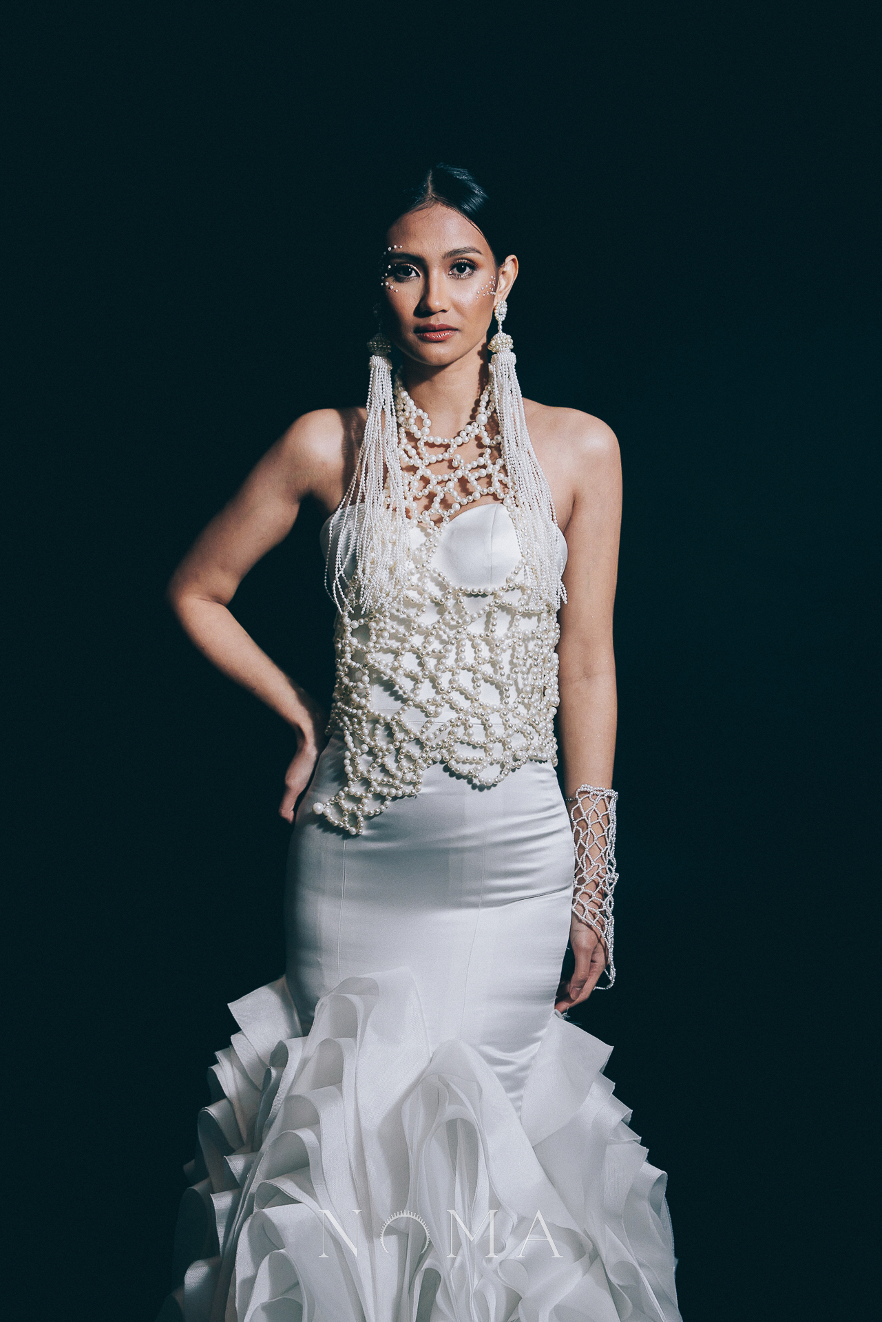 ACC-202300030-Woven-Pearl-Art-Halter-Top-White-Silver-White-Pearl