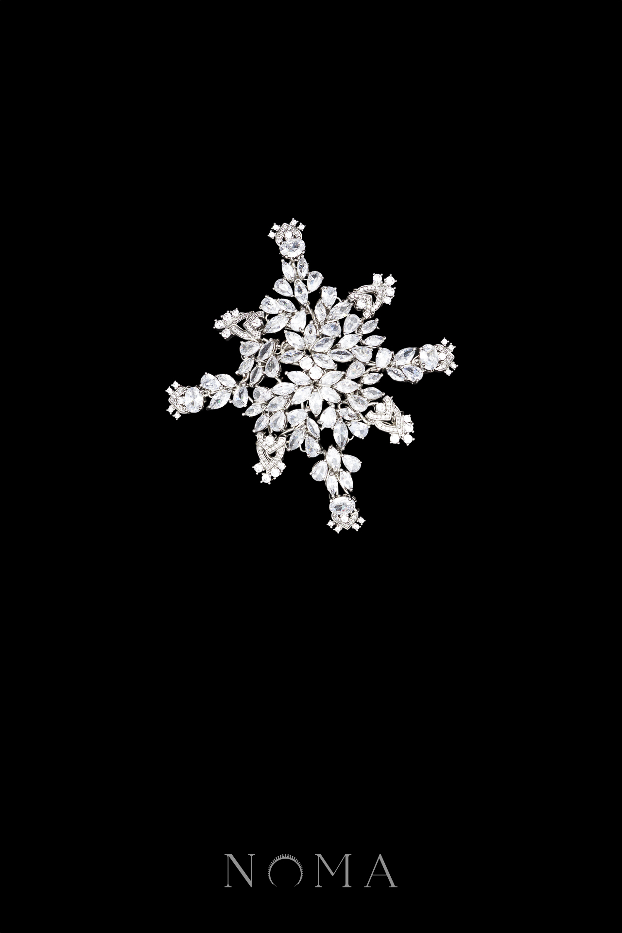 Dazzling Parallelogram Brooch - White Gold