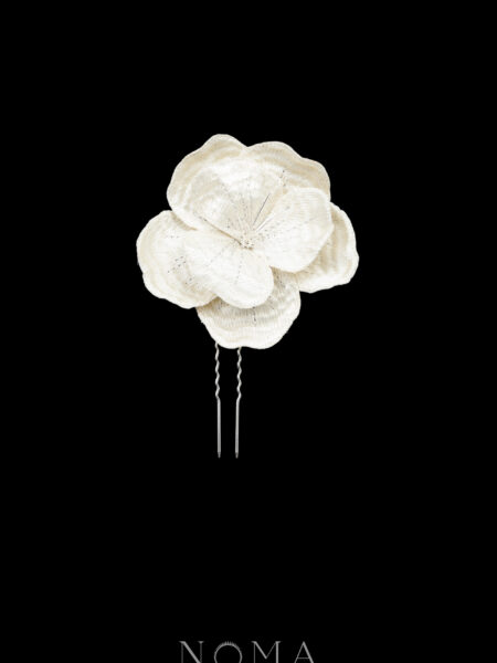 Thread Winter Blossom Hairpin - White Silver, White