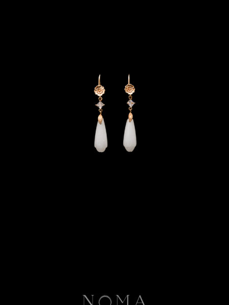 Clover Bloom Pear Bud Jade Earrings - Gold, White Jade