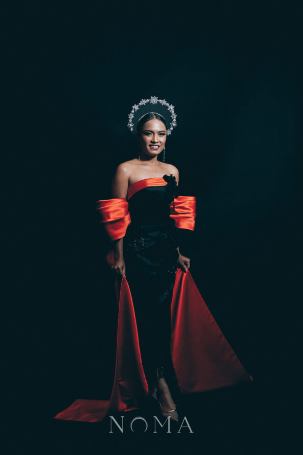 HMC-202300001-Shining-Snowflakes-Vaganza-Crown-Rhodium-White-Gold-White-Pearl-3