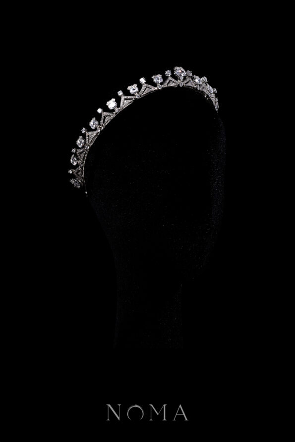 HMC-202400008-Triangular-Crown-Rhodium-White-Gold-1