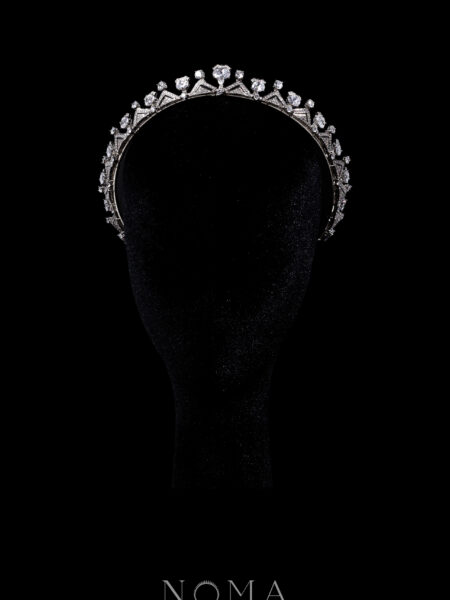 Triangular Crown - Rhodium White Gold