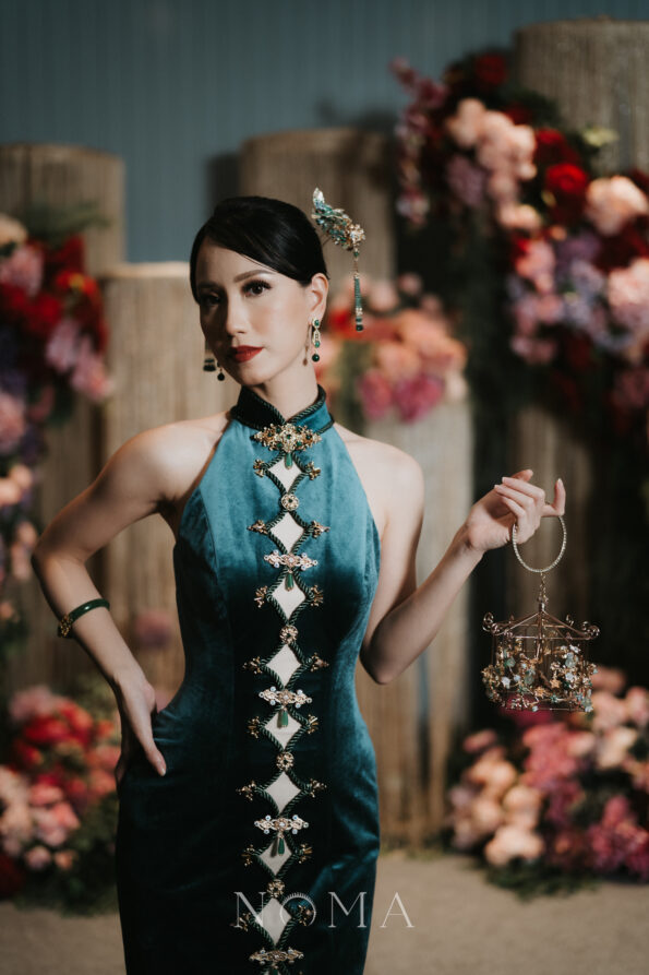 JJW-202400052-Oval-Top-Bottom-Jade-Earrings-18k-Yellow-Gold-Jade-1