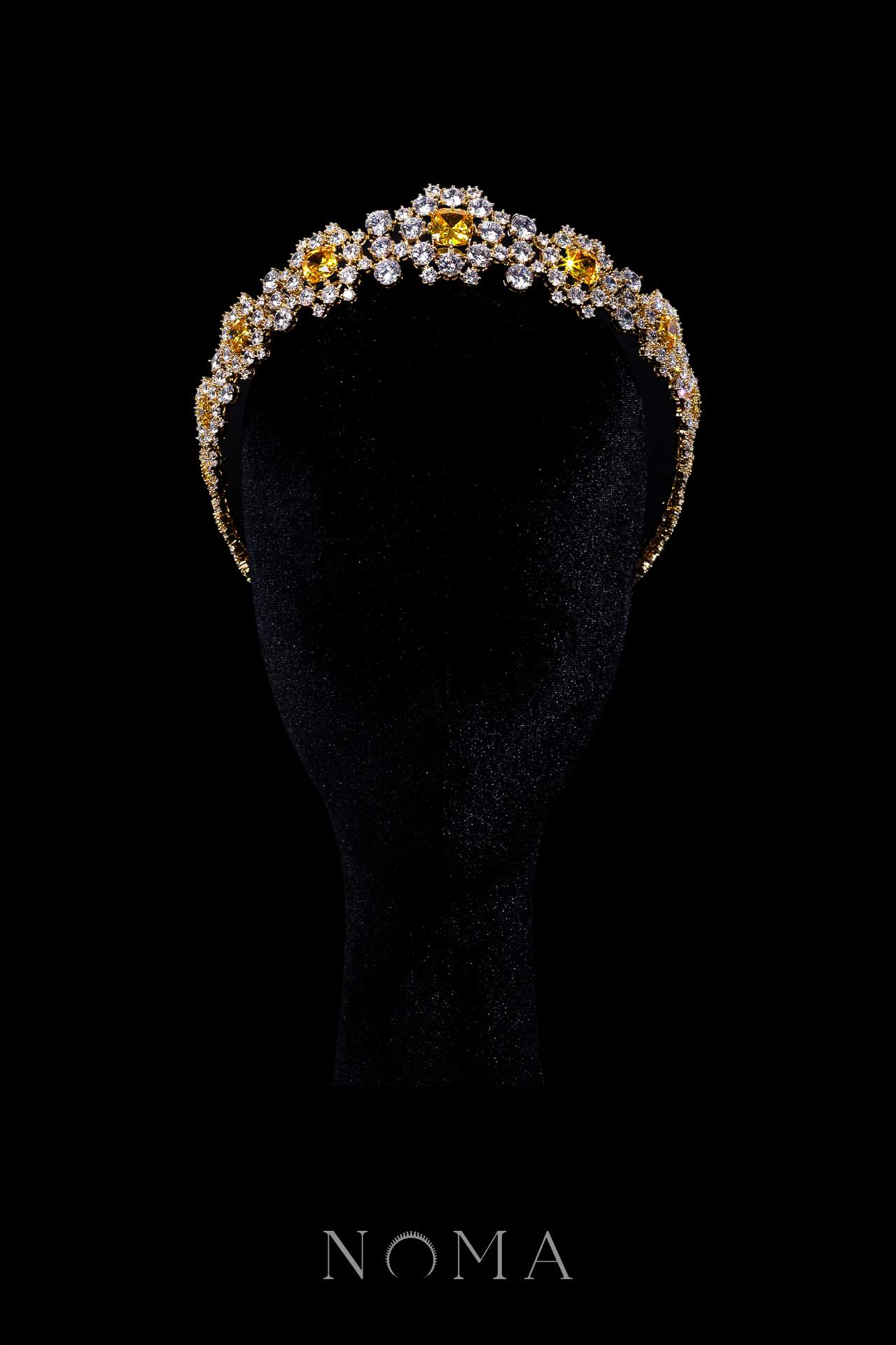 Cushion Cut Crown - 18k Yellow Gold, Yellow Diamond