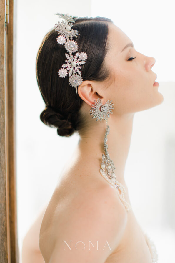 ACC-202300059-Extravagant-Snowflakes-Round-Headband-White-Gold-4