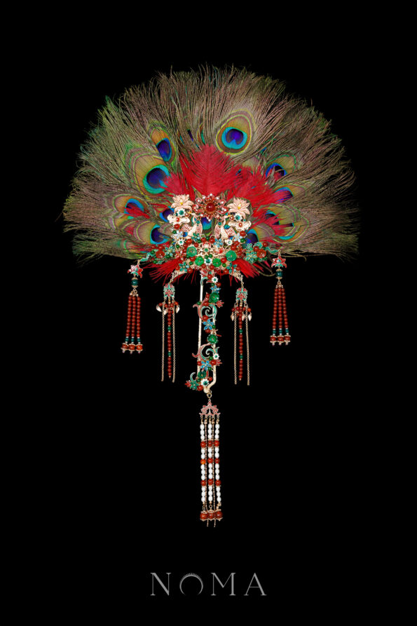 CHN-202500225-Colorful-Regal-Art-Peacock-Feather-Fan-Gold