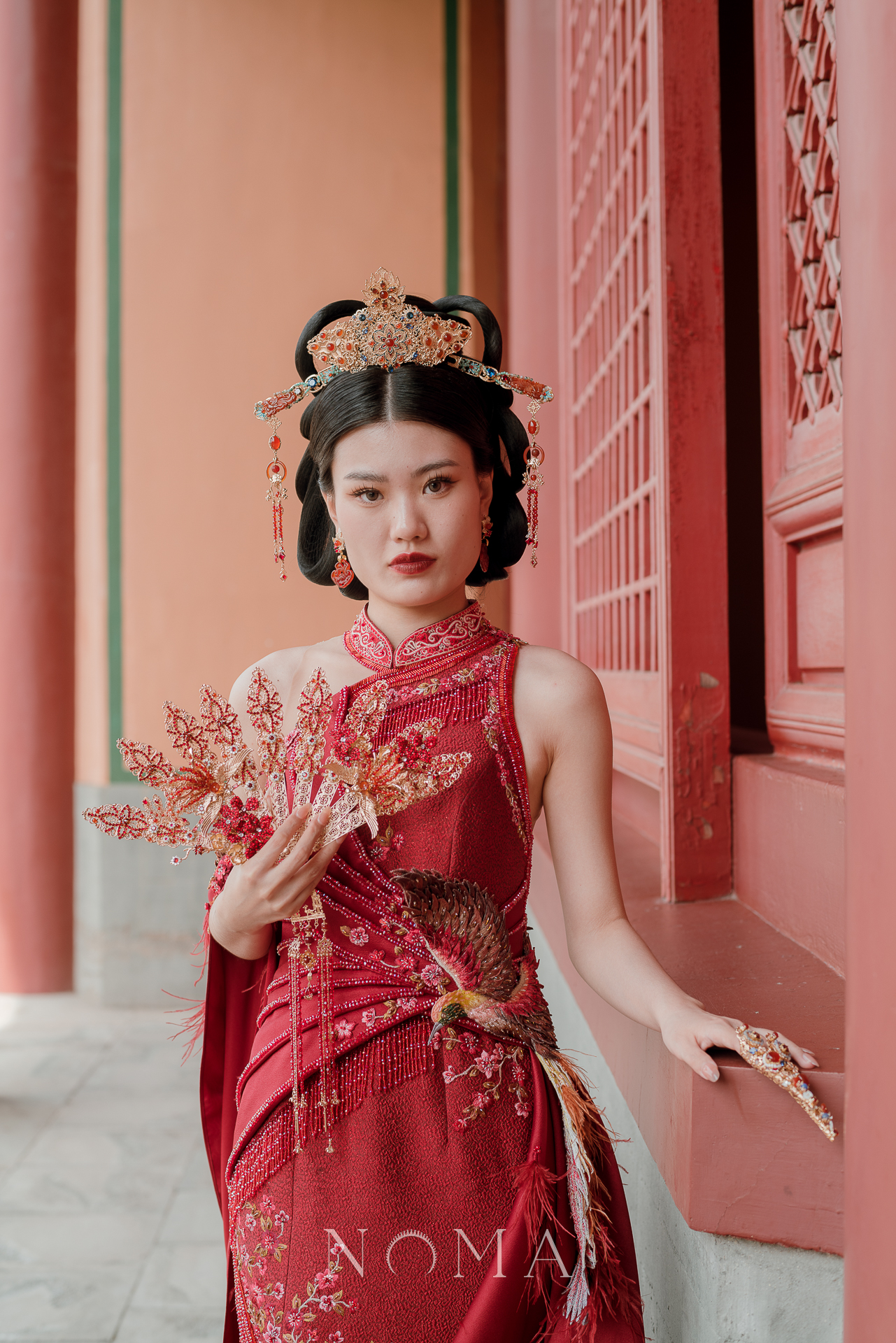 CHN-202500097-Fire-Phoenix-Floral-Fan-Gold-Ruby