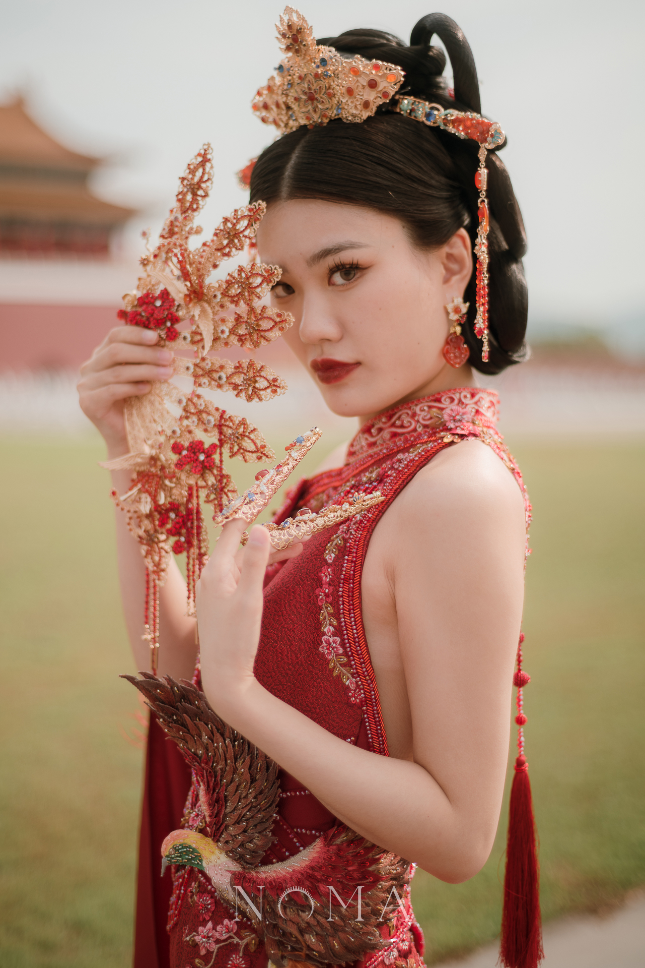 CHN-202500097-Fire-Phoenix-Floral-Fan-Gold-Ruby