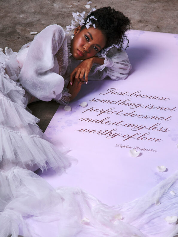 HMV-202100028-Light-Feathers-Earpiece-Set-White-Silver-2-pcs-4