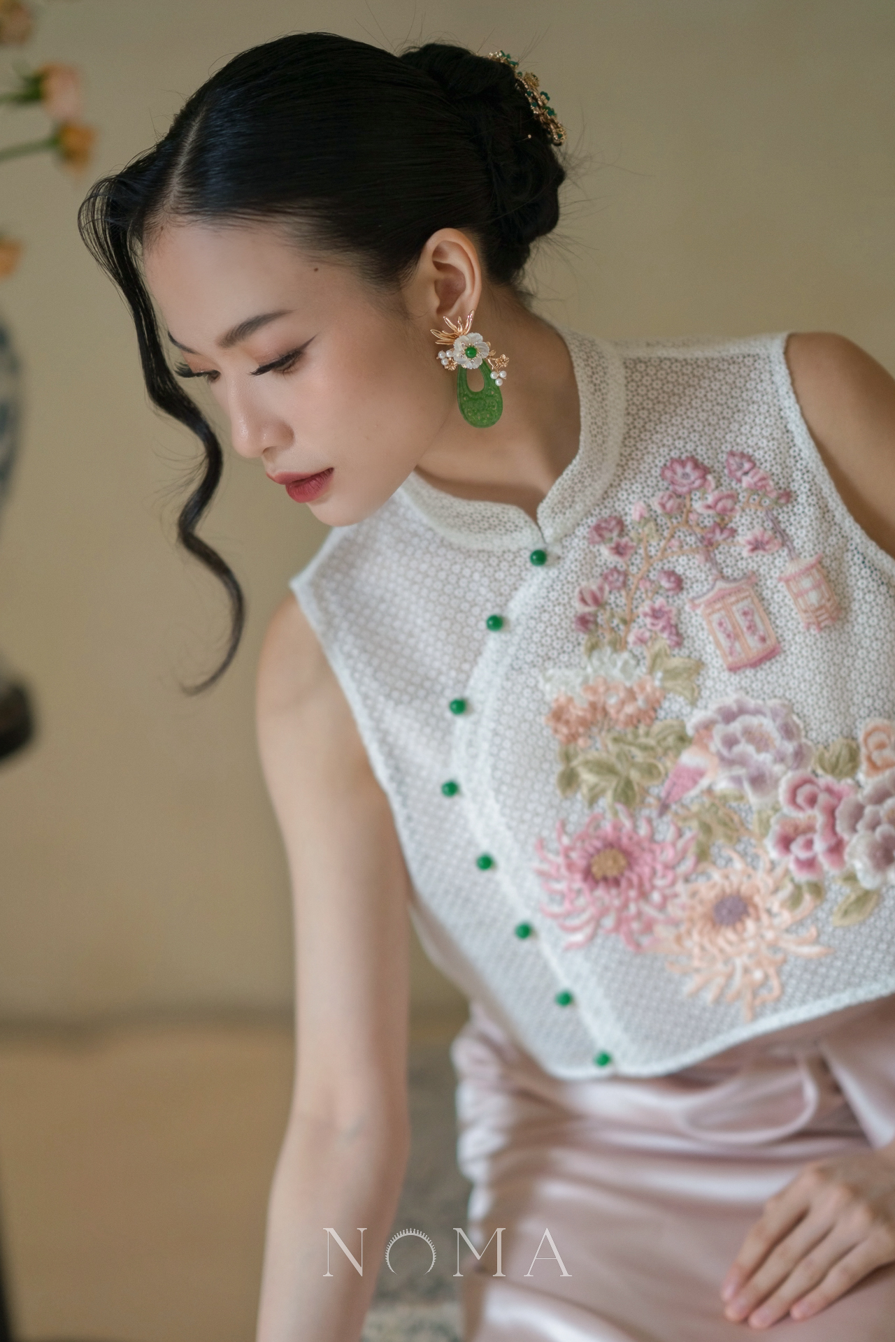 Lunar Deco Carved Asymmetrical Teardrop Hollow Jade Earrings - Gold, Jade