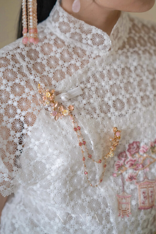 CHN-202600020-Lunar-Sweet-Branching-Chain-Brooch-Gold-Pink